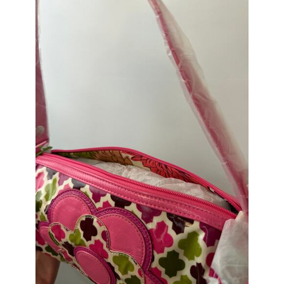 Vera Bradley Mod Floral Pink Barrel Bag – NWT – Lola Duffel – Retired Pattern - Picture 6 of 7